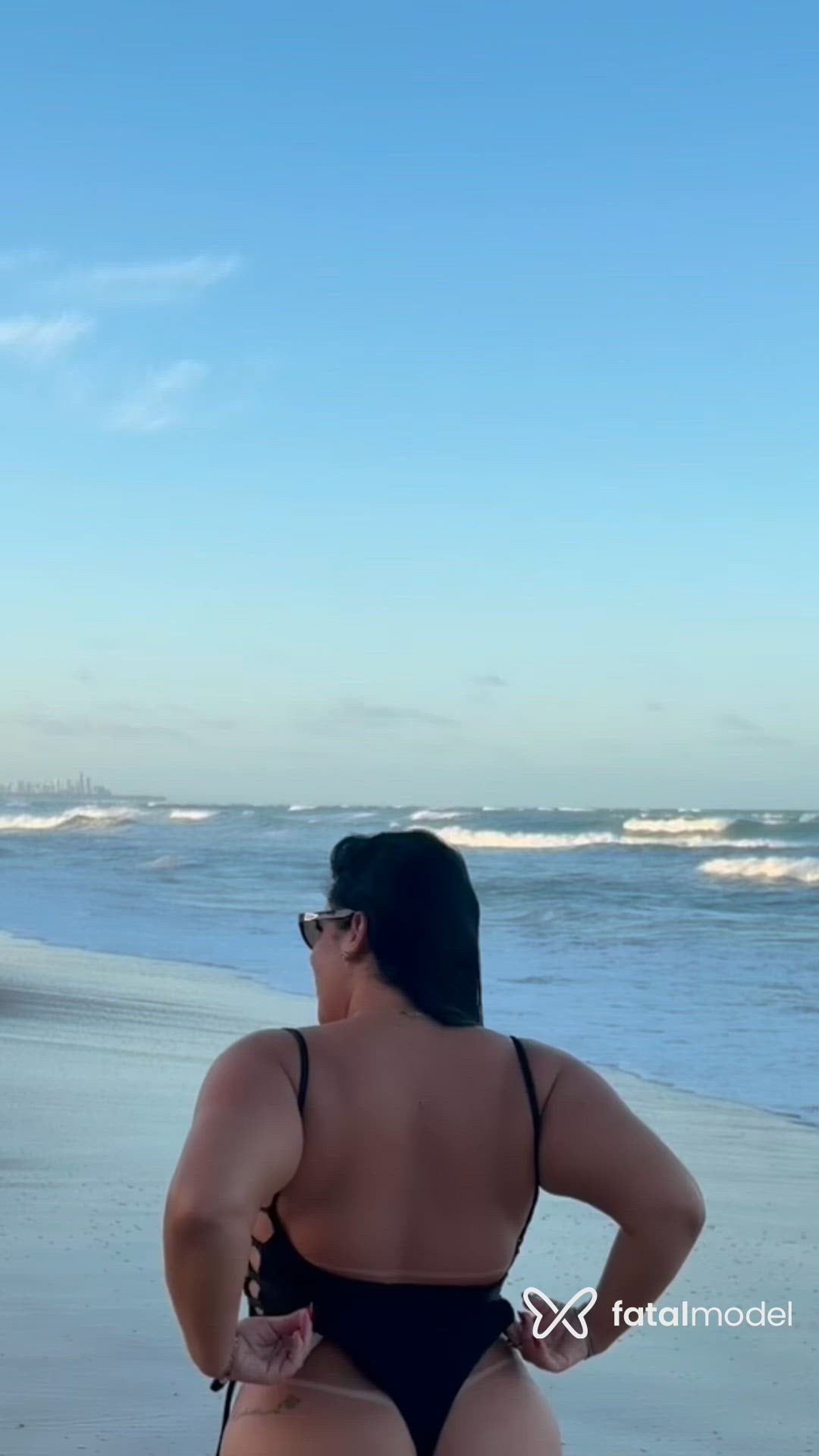 Acompanhante mulher com cabelo castanho de olhos castanhos - Beatriz