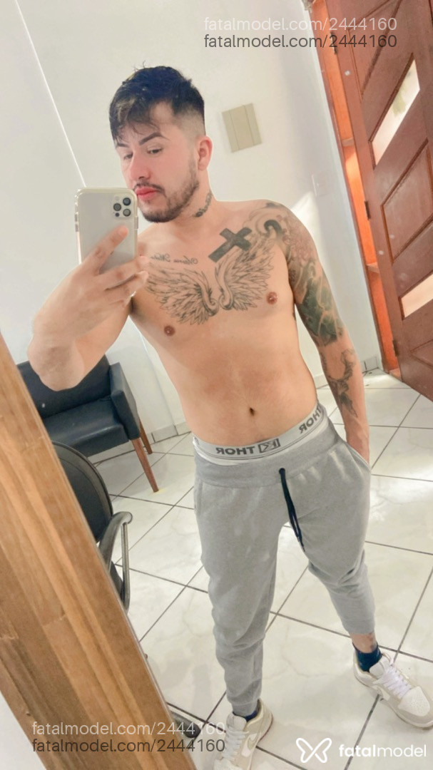 Acompanhante homem morena (o) de olhos castanhos em Florianópolis - Henrique