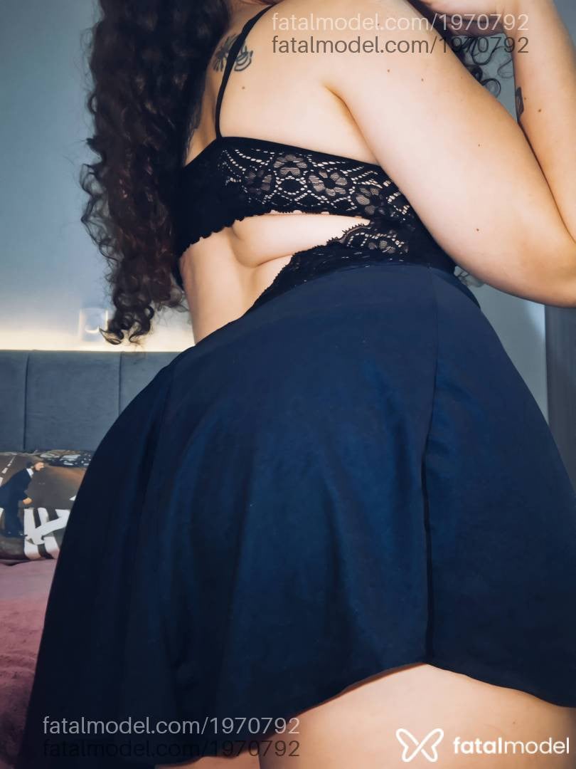 Acompanhante mulher morena (o) de olhos castanhos - Afrodite