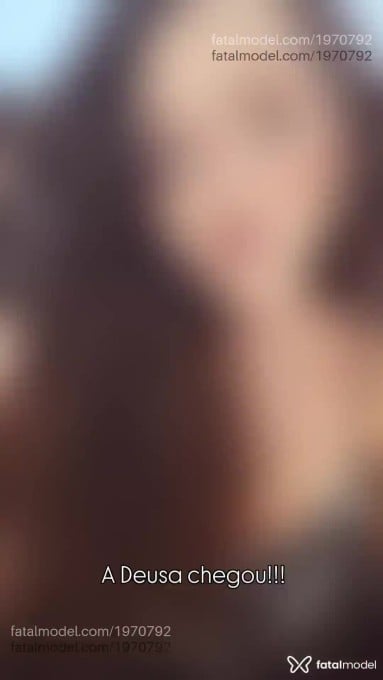 Acompanhante mulher com cabelo castanho de olhos castanhos em Virtual - Afrodite
