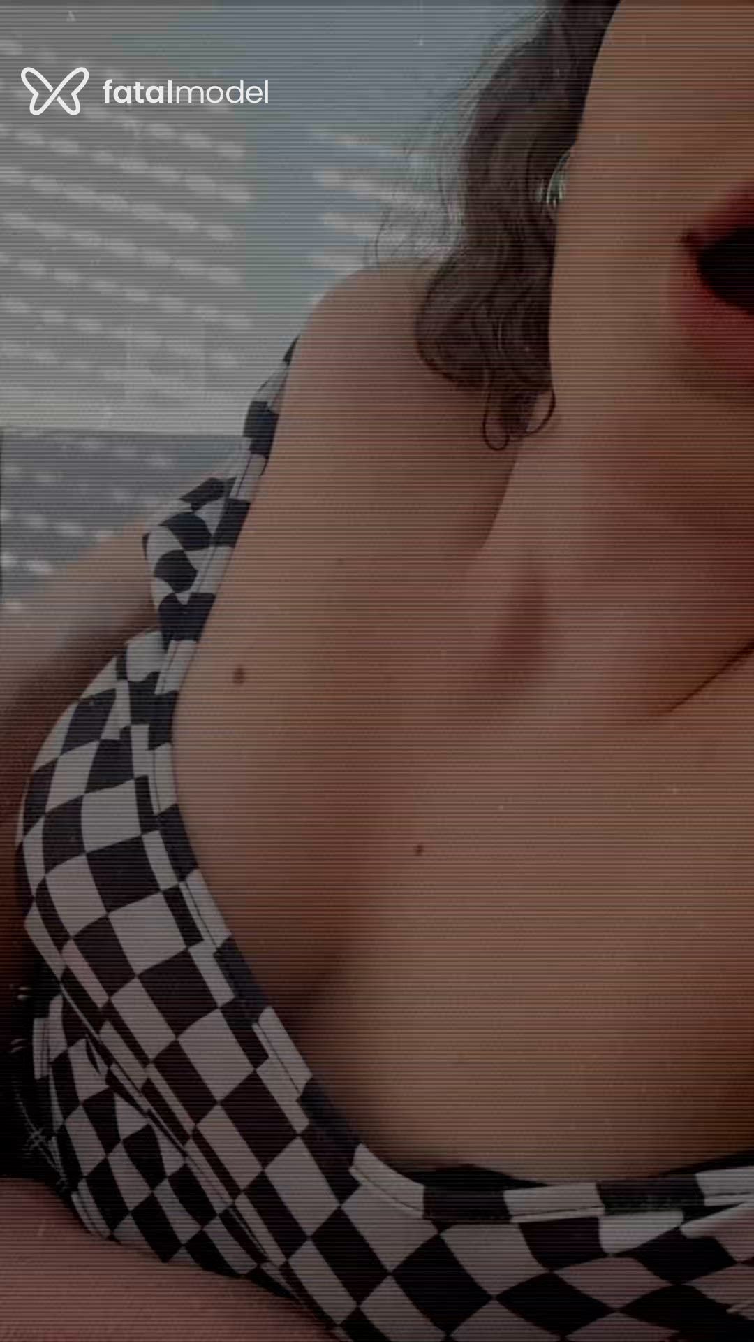 Acompanhante mulher morena (o) de olhos castanhos - Afrodite