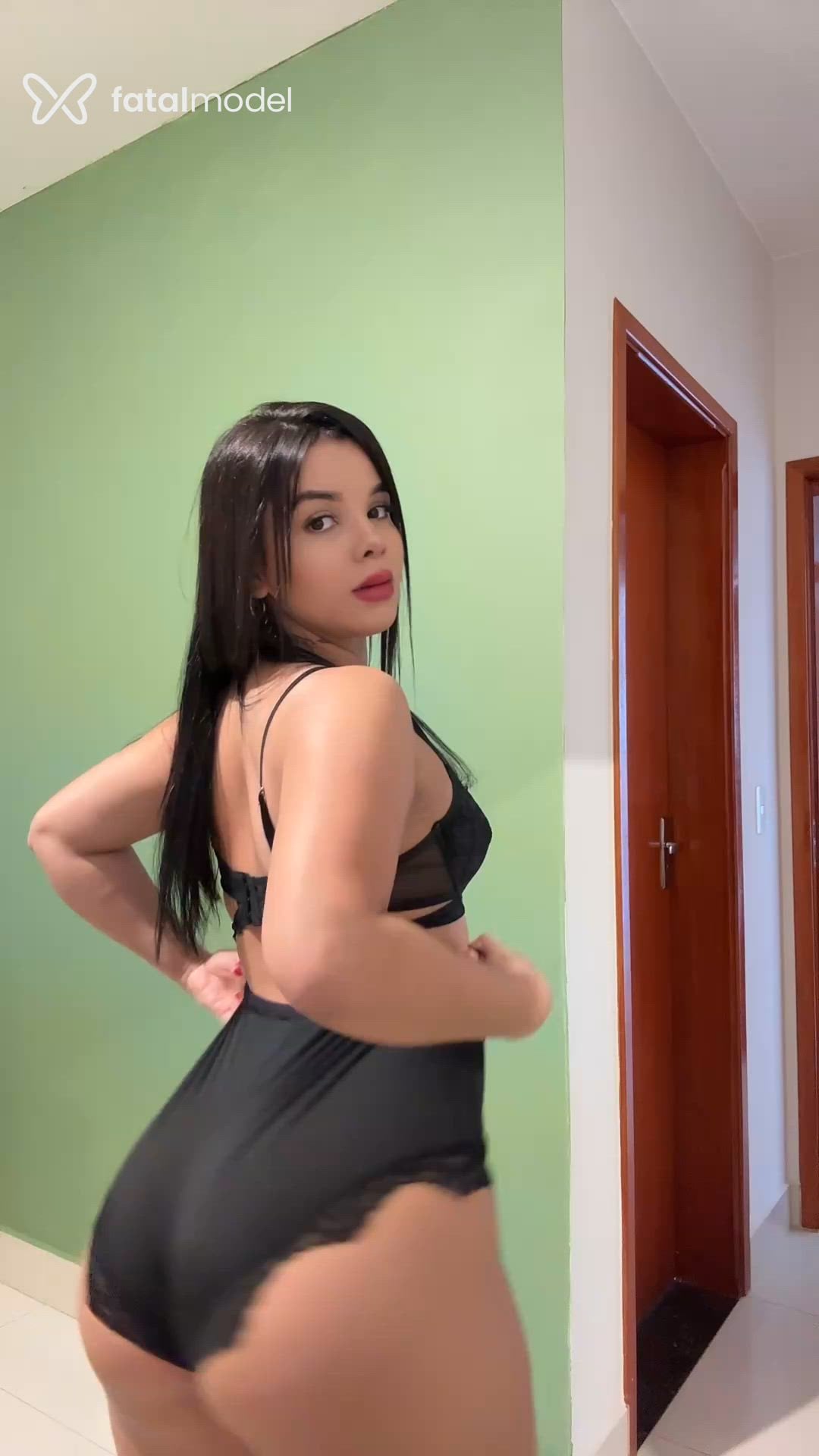 Acompanhante mulher morena (o) de olhos castanhos - Marie Acompanhante mulher morena (o) de olhos castanhos - Marie