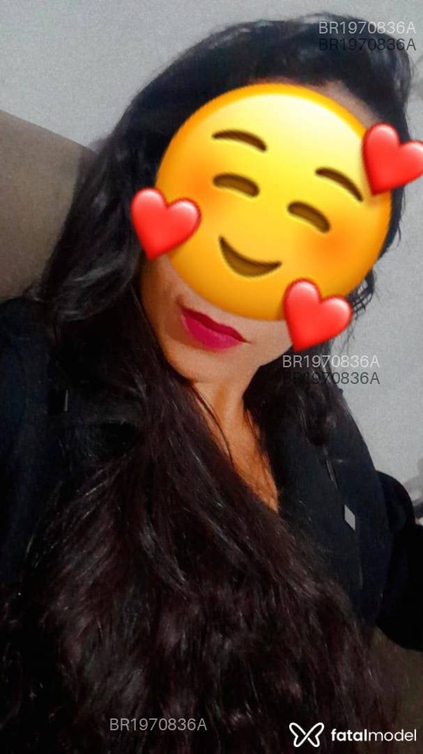 Acompanhante mulher com cabelo castanho de olhos castanhos em Arcos Acompanhante mulher com cabelo castanho de olhos castanhos em Arcos - Elizabete