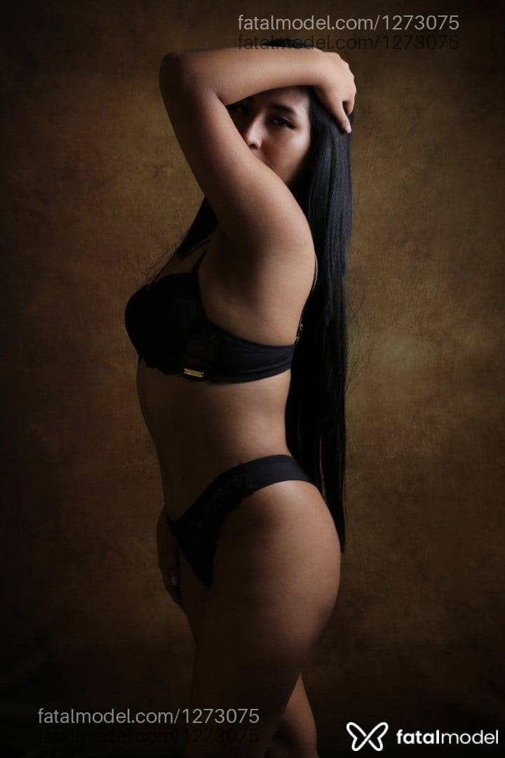 Acompanhante mulher morena (o) de olhos castanhos - Hanna Acompanhante mulher morena (o) de olhos castanhos - Hanna