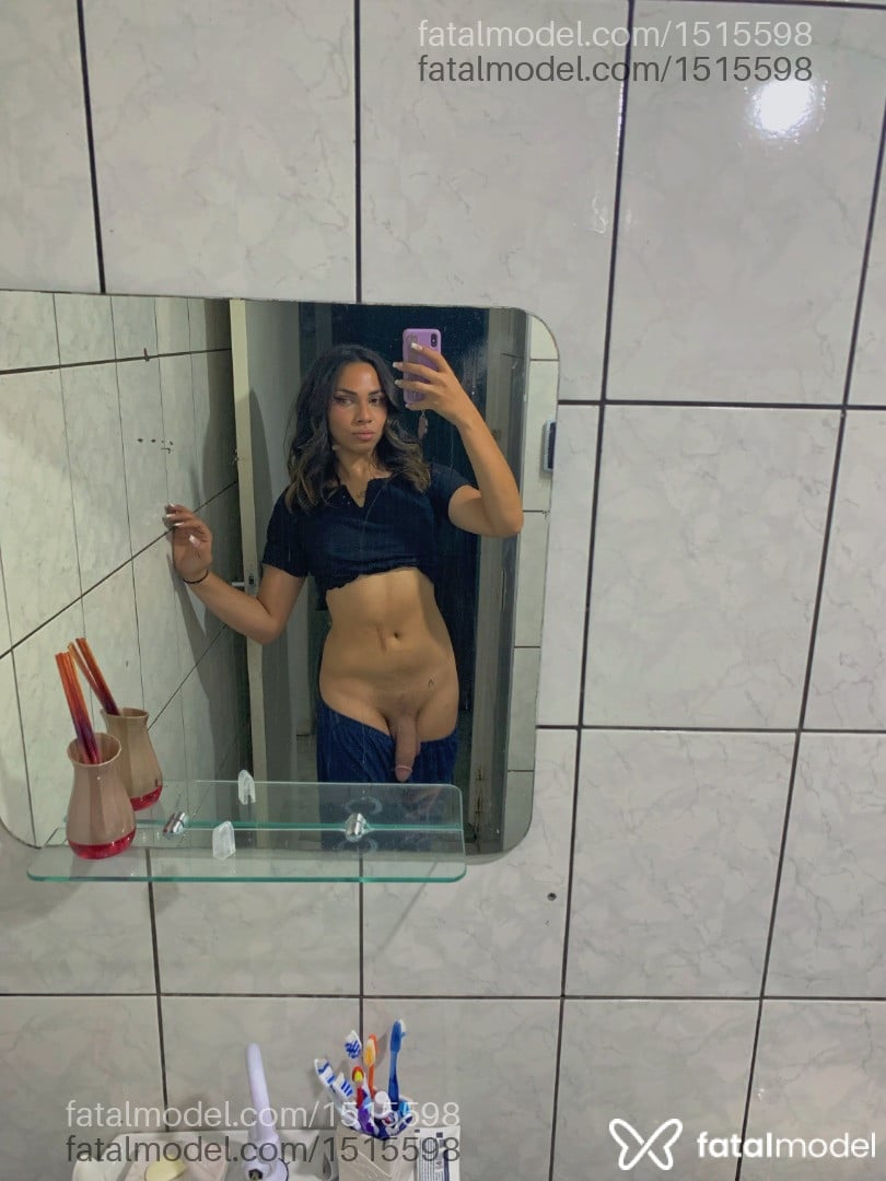 Acompanhante mulher trans morena (o) de olhos castanhos - Barbara Forbes