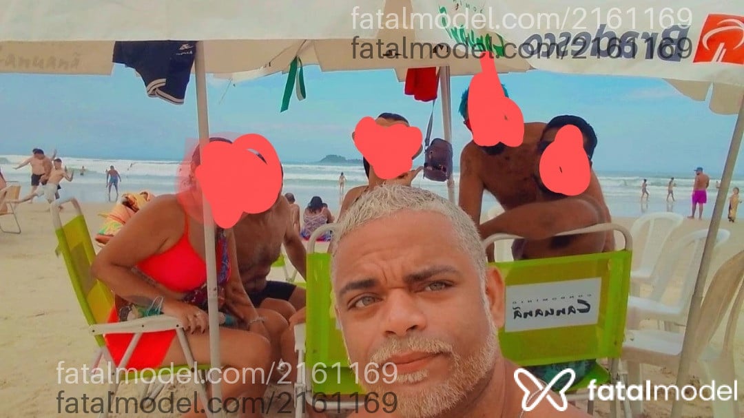 Acompanhante homem com cabelo castanho de olhos verdes em São Paulo Acompanhante homem com cabelo castanho de olhos verdes em São Paulo - Max Rocha