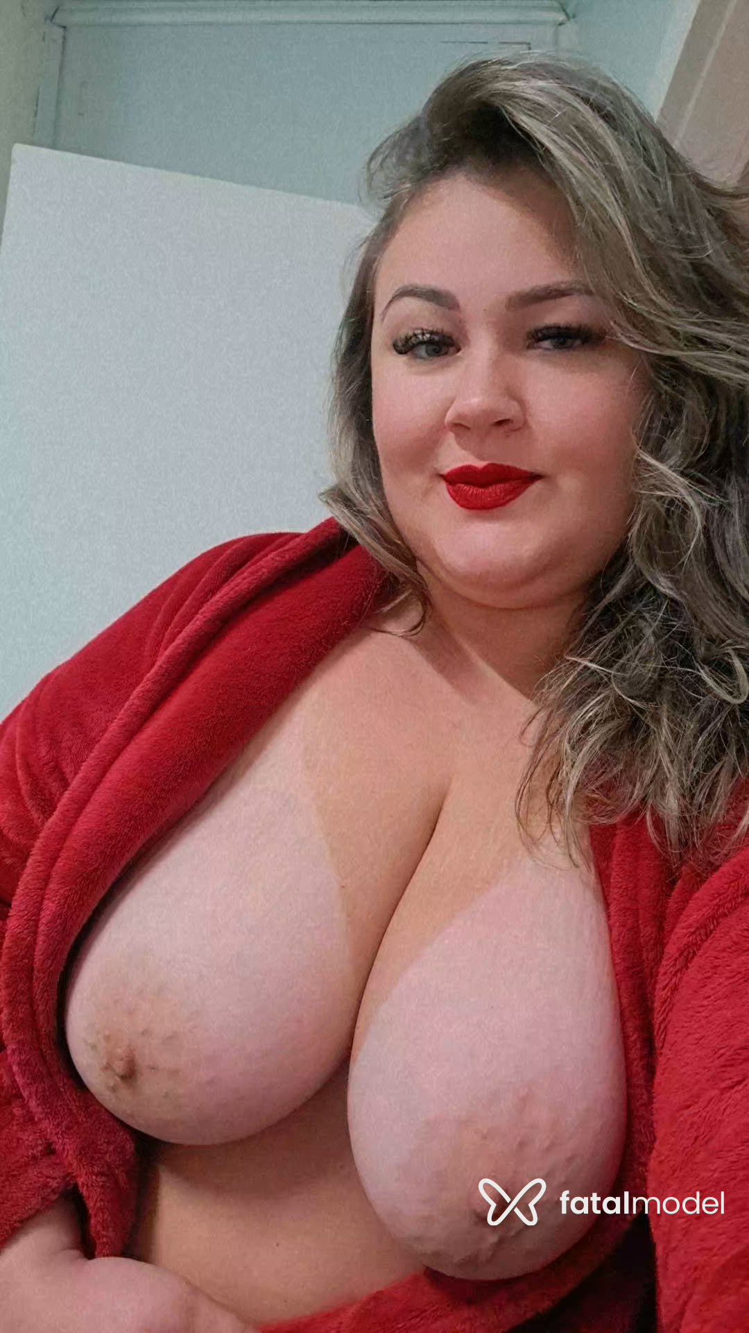 Acompanhante mulher loira (o) de olhos verdes - Paula Acompanhante mulher loira (o) de olhos verdes - Paula