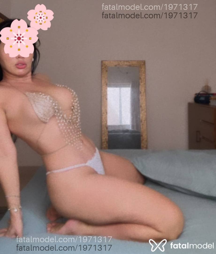 Acompanhante mulher morena (o) de olhos castanhos em Confresa - YUMI NAKAMURA