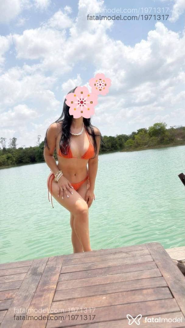 Acompanhante mulher morena (o) de olhos castanhos - YUMI NAKAMURA