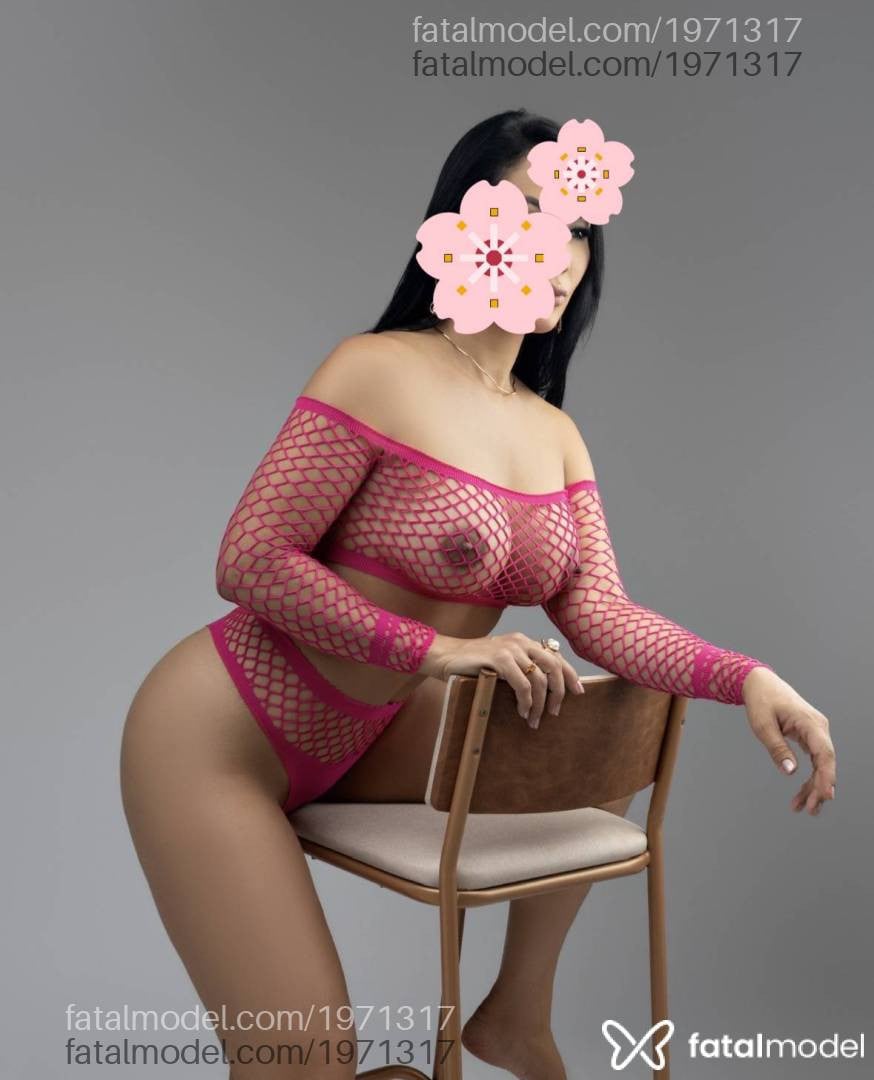 Acompanhante mulher morena (o) de olhos castanhos - YUMI NAKAMURA