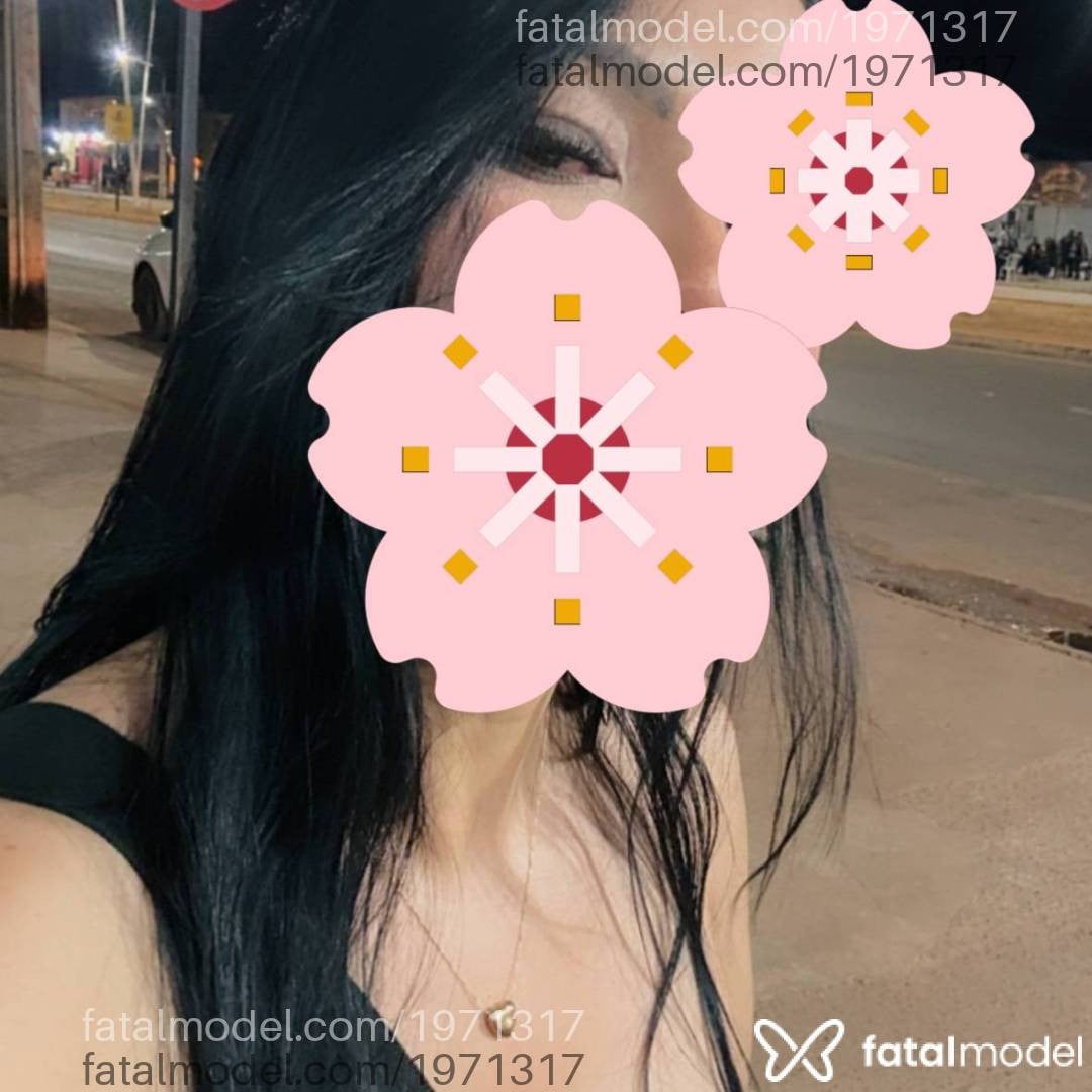 Acompanhante mulher morena (o) de olhos castanhos - YUMI NAKAMURA
