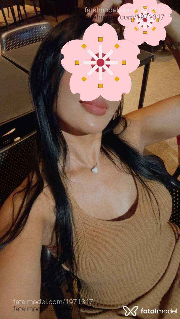 Acompanhante mulher morena (o) de olhos castanhos - YUMI NAKAMURA