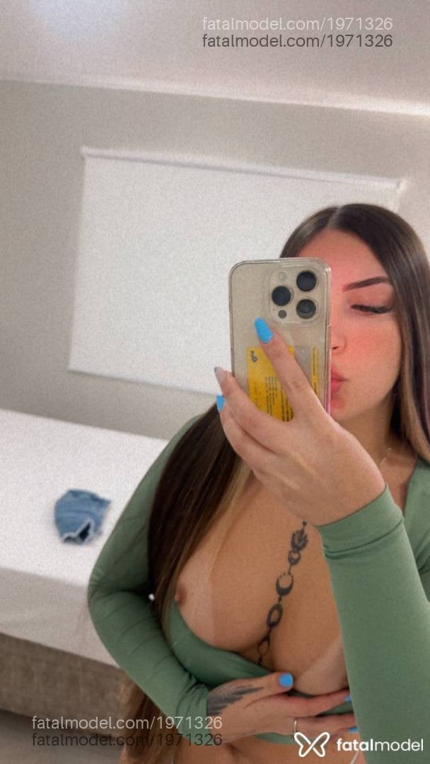 Acompanhante mulher com cabelo castanho de olhos castanhos - Maryy Acompanhante mulher com cabelo castanho de olhos castanhos - Maryy