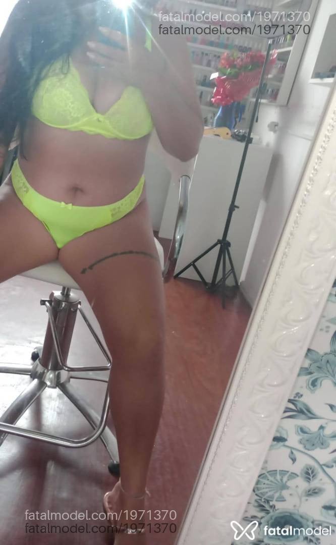 Acompanhante mulher com cabelo castanho de olhos pretos em Caxias do Sul - Julia