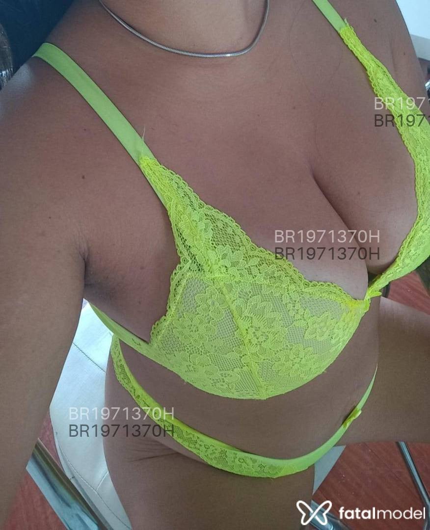 Acompanhante mulher com cabelo castanho de olhos pretos em Caxias do Sul - Julia