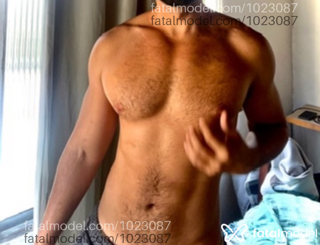 Acompanhante homem morena (o) de olhos castanhos em Rio de Janeiro Acompanhante homem morena (o) de olhos castanhos em Rio de Janeiro - Rique Martini