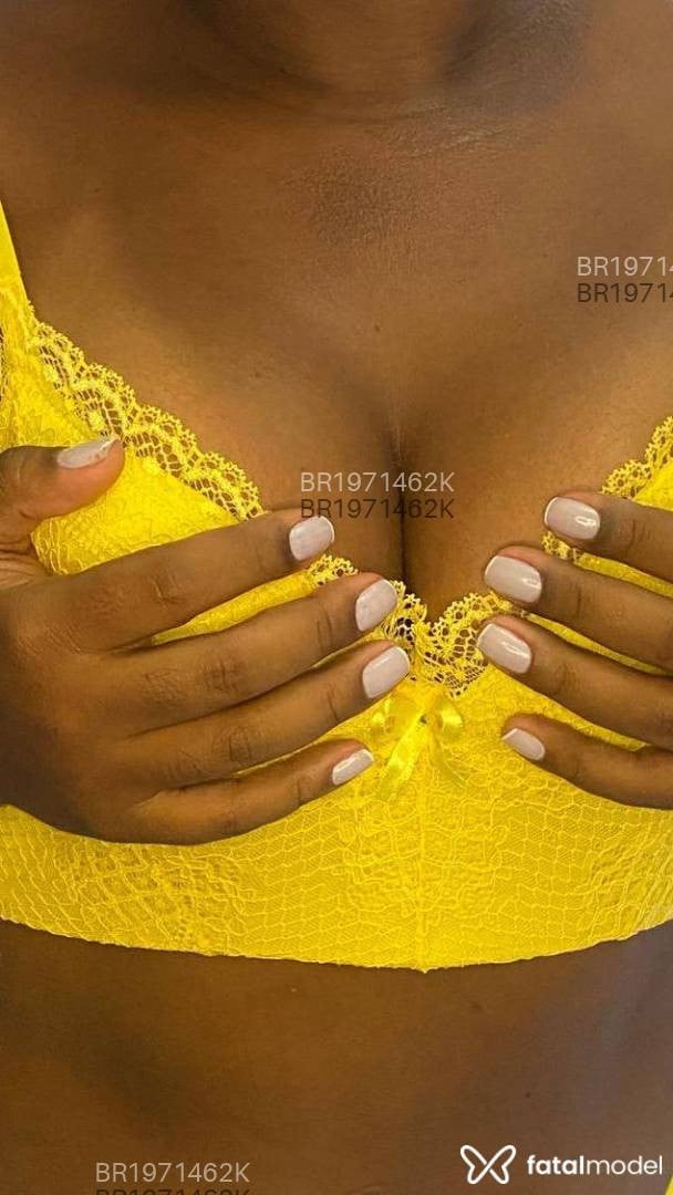 Acompanhante mulher com cabelo castanho de olhos castanhos em Curitiba - Jheni