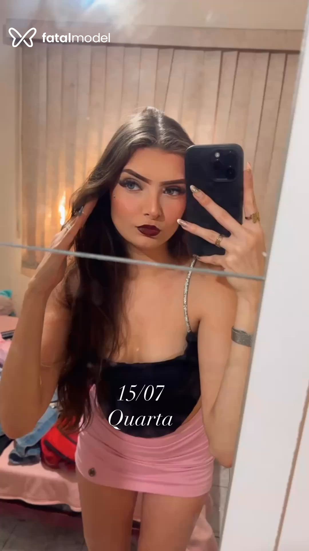 Acompanhante mulher morena (o) de olhos azuis - Clara Reis