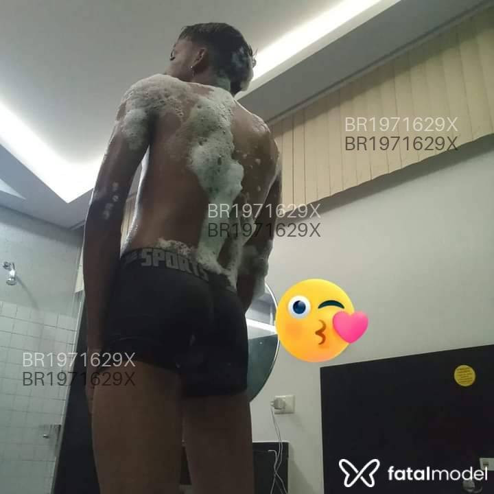 Acompanhante homem com cabelo castanho de olhos pretos em Virtual - Alex salas