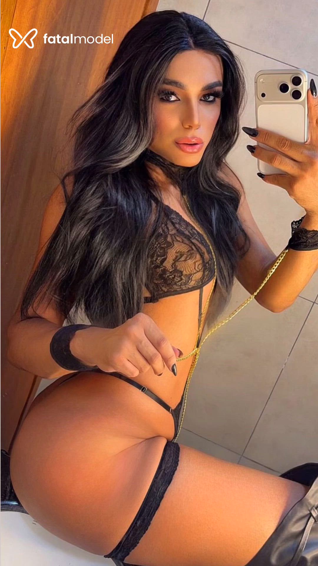 Acompanhante mulher trans morena (o) de olhos mel - Melissa Alcântara