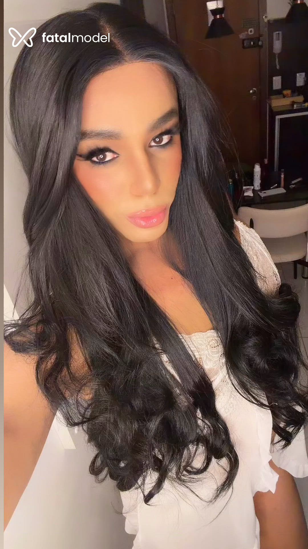 Acompanhante mulher trans morena (o) de olhos mel - Melissa Alcântara