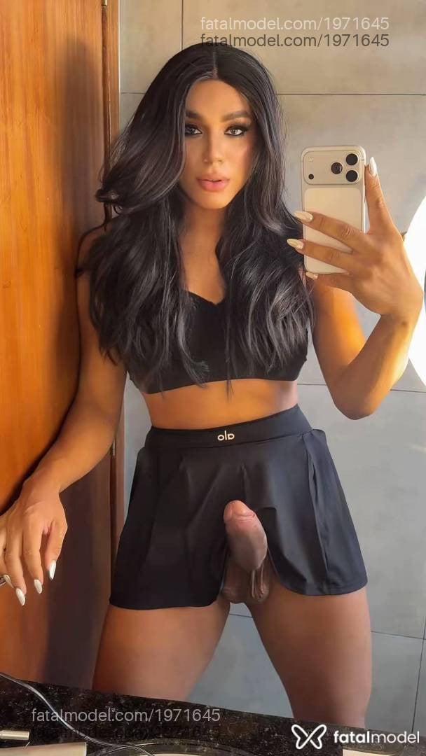 Acompanhante mulher trans morena (o) de olhos mel - Melissa Alcântara