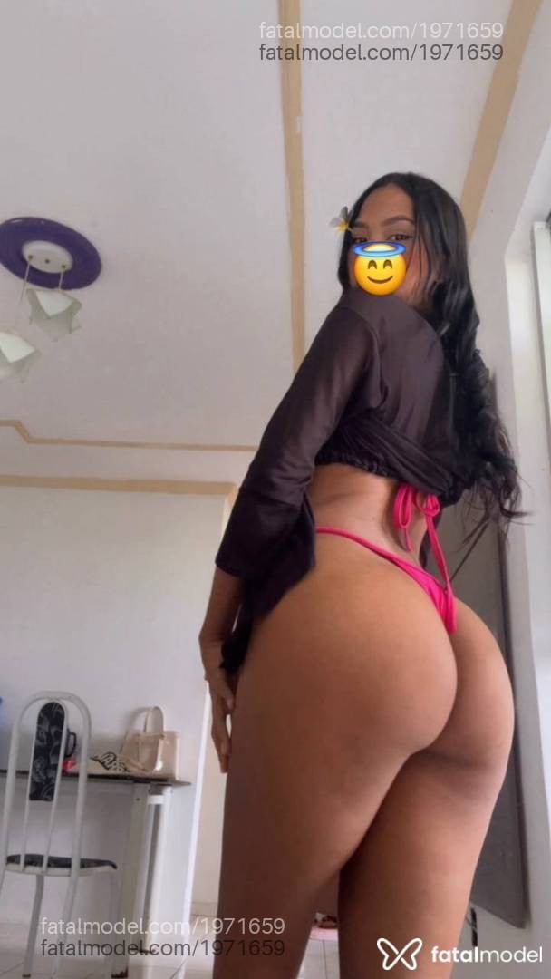 Acompanhante mulher com cabelo castanho de olhos pretos - Evyla