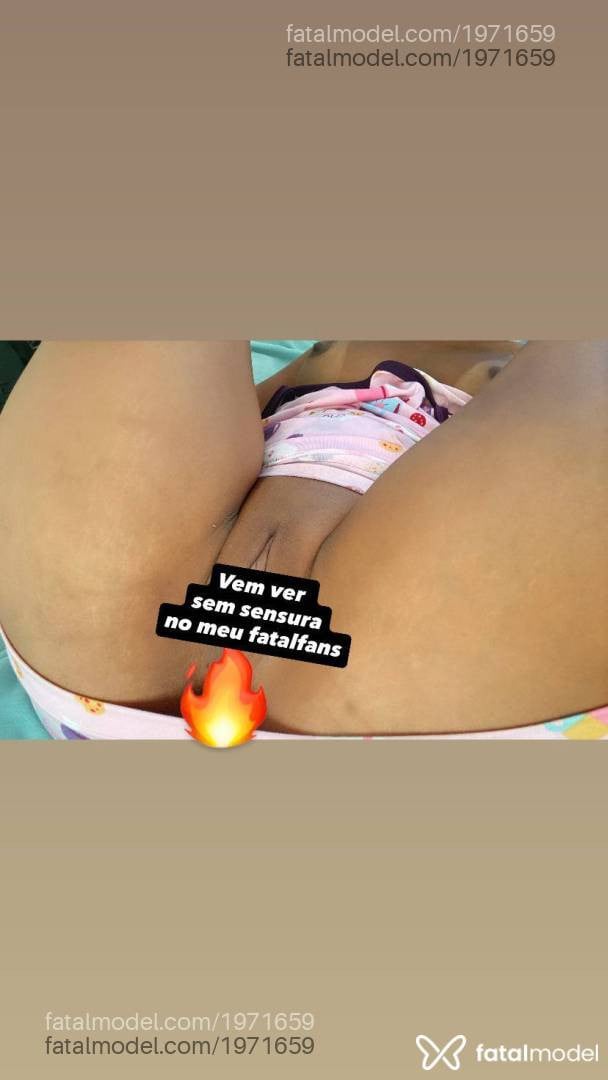 Acompanhante mulher com cabelo castanho de olhos pretos - Dandara Amorim