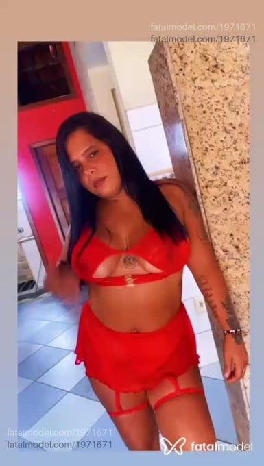 Acompanhante mulher com cabelo castanho de olhos castanhos em Macaé - Thifany