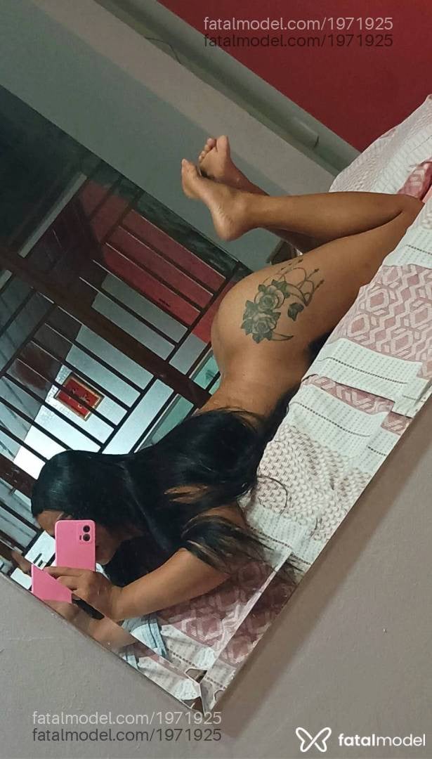 Acompanhante mulher trans com cabelo castanho de olhos castanhos em João Monlevade - Deborah