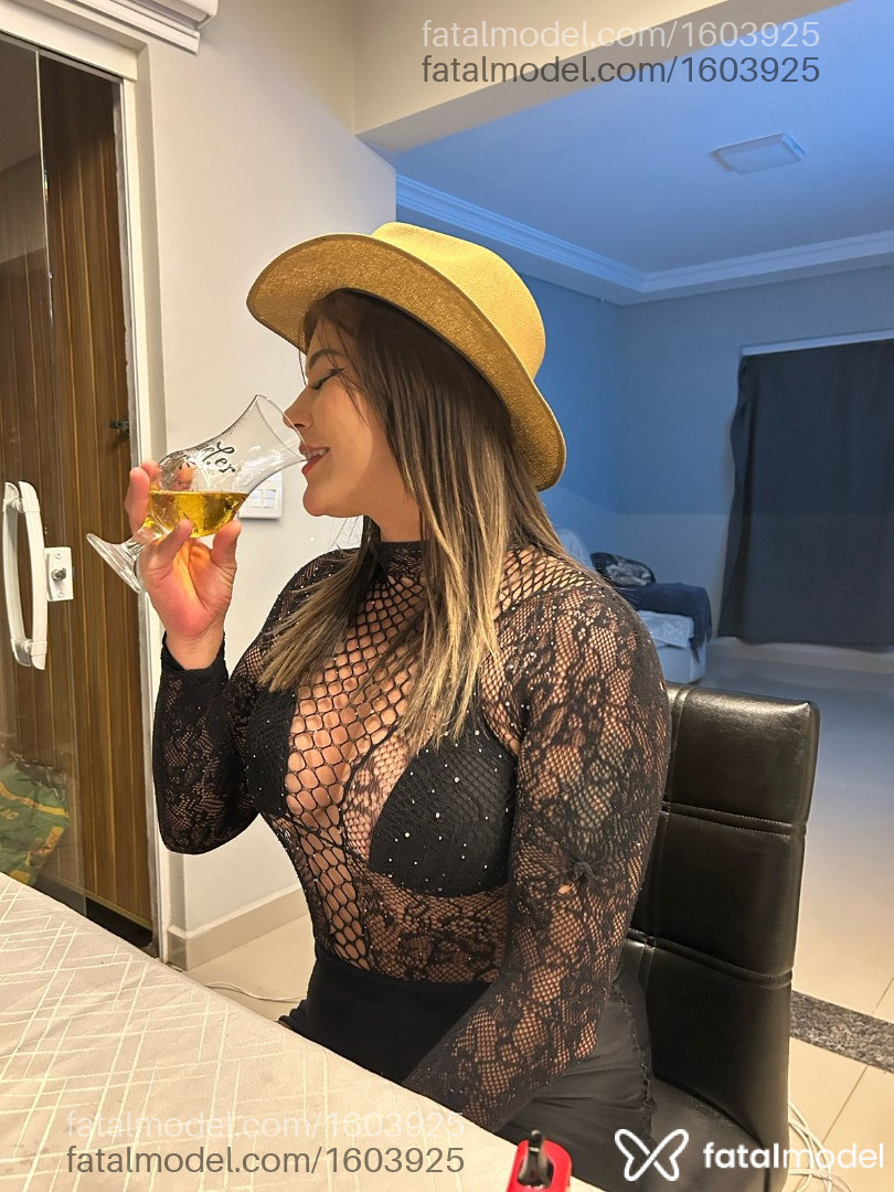 Acompanhante mulher com cabelo castanho de olhos mel em Castro - Gih lima