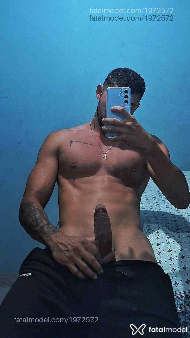 Acompanhante homem com cabelo castanho de olhos castanhos em Belém - Pedro