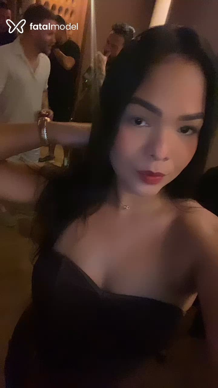 Acompanhante mulher morena (o) de olhos castanhos - Maya