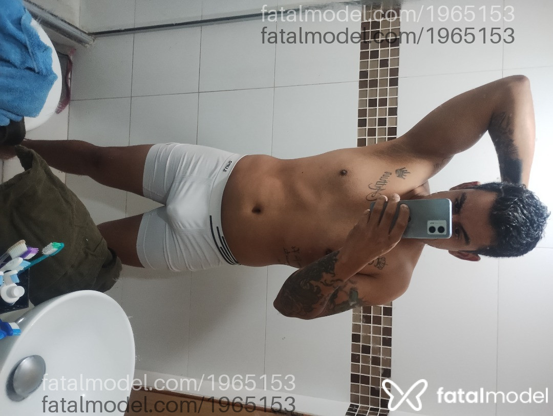 Acompanhante homem morena (o) de olhos castanhos em Novo Hamburgo - Ruan