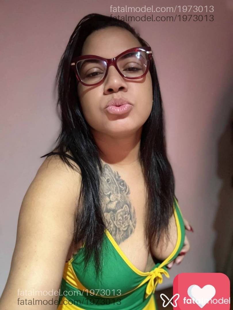 Acompanhante mulher morena (o) de olhos castanhos - Rebeca Nunes