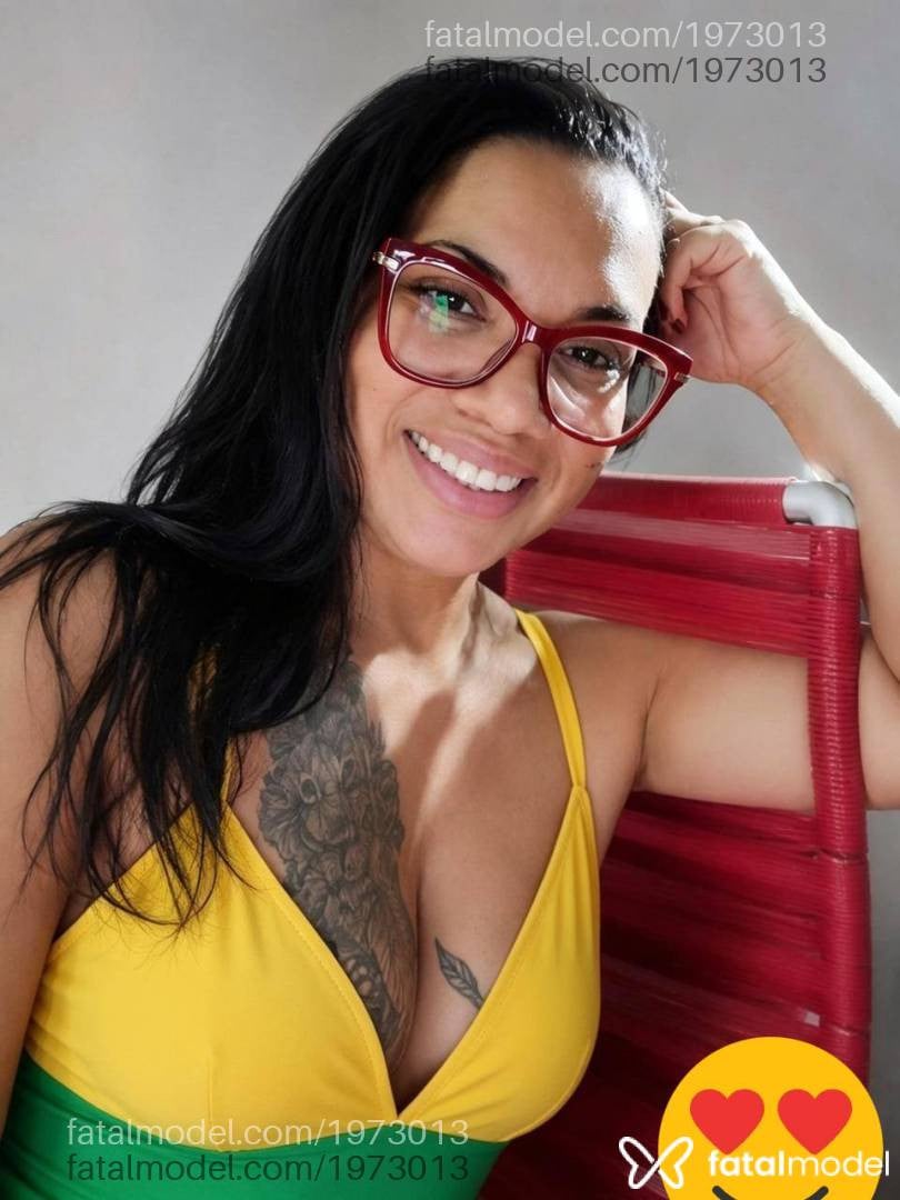 Acompanhante mulher morena (o) de olhos castanhos - Rebeca Nunes