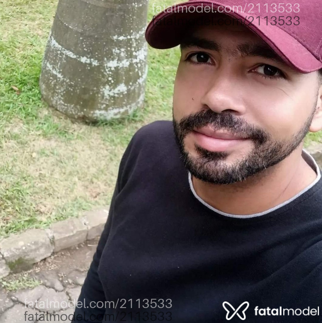 Acompanhante homem morena (o) de olhos castanhos em Rio de Janeiro - Rafael