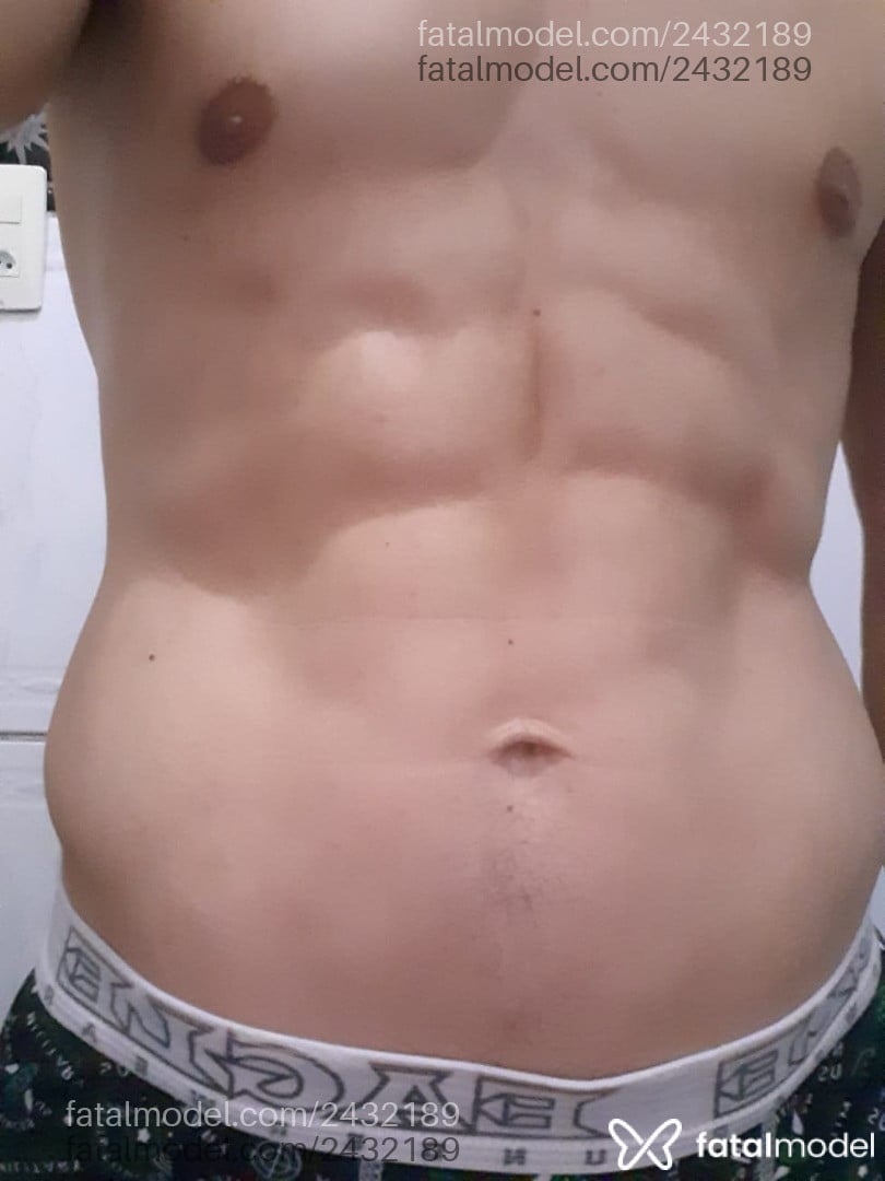 Acompanhante homem morena (o) de olhos castanhos em Balneário Camboriú - Gabriel Ferrazi