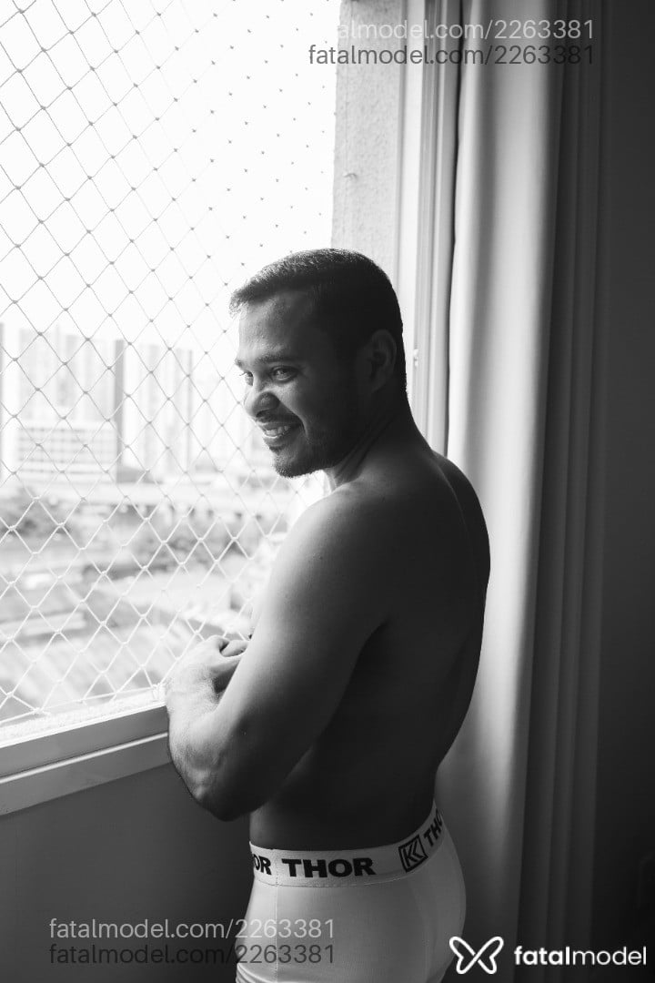 Acompanhante homem morena (o) de olhos pretos em Cuiabá - Rodrigo