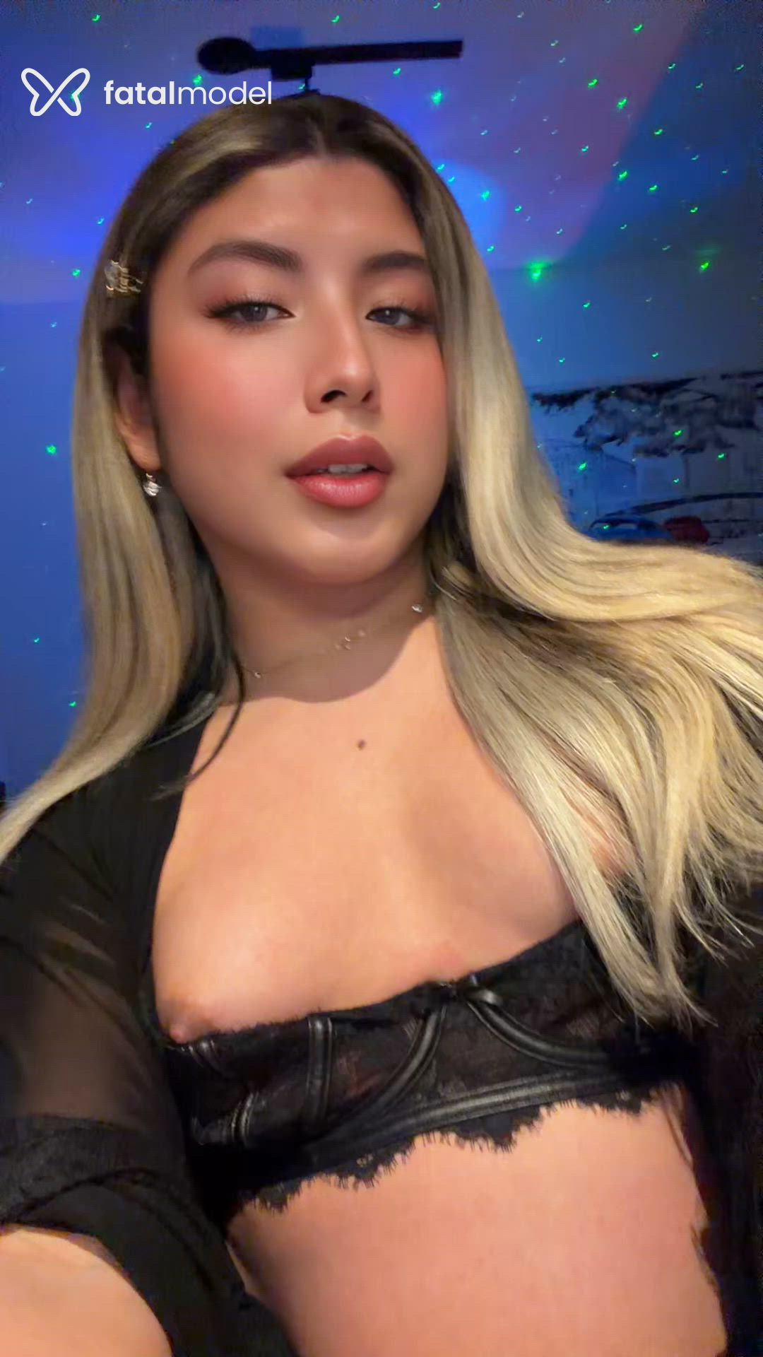 Acompanhante mulher trans loira (o) de olhos azuis em São Paulo Acompanhante mulher trans loira (o) de olhos azuis em São Paulo - Liz Scheneiderr