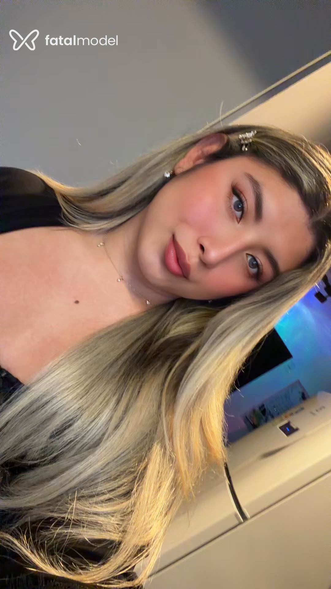 Acompanhante mulher trans loira (o) de olhos azuis em São Paulo Acompanhante mulher trans loira (o) de olhos azuis em São Paulo - Liz Scheneiderr