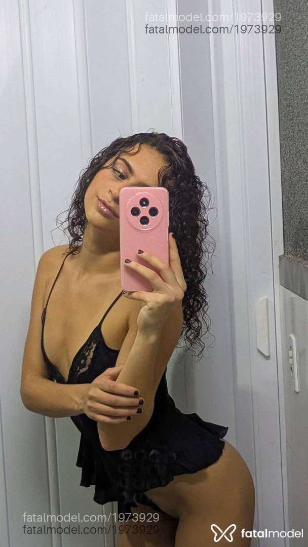Acompanhante mulher ruiva (o) de olhos castanhos - Yasmin