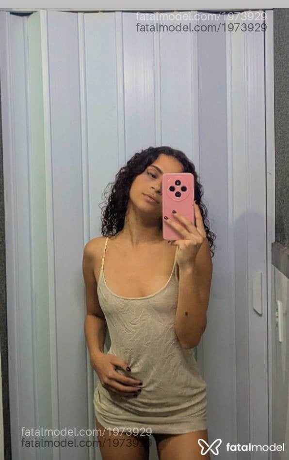 Acompanhante mulher ruiva (o) de olhos castanhos - Yasmin