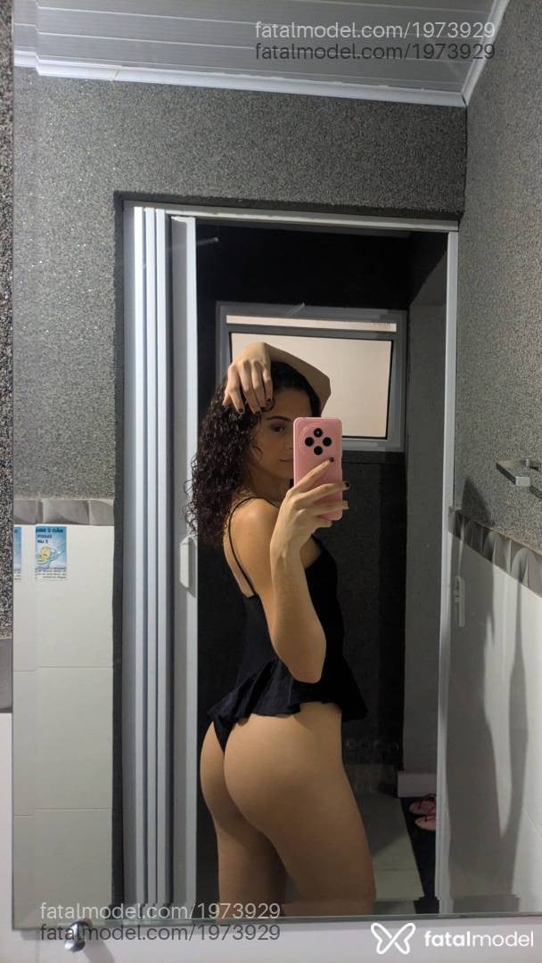 Acompanhante mulher ruiva (o) de olhos castanhos - Yasmin