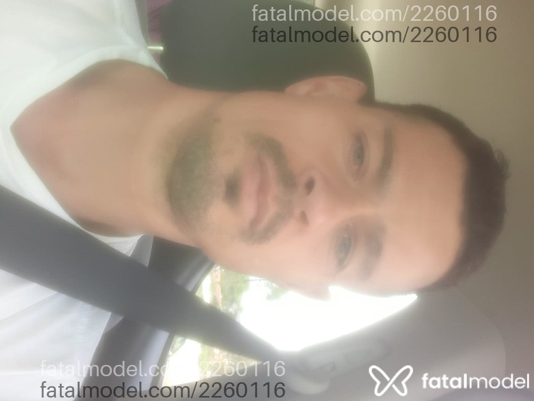 Acompanhante homem com cabelo castanho de olhos verdes em Lages Acompanhante homem com cabelo castanho de olhos verdes em Lages - Guigo