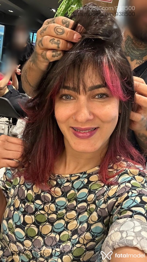 Acompanhante mulher com cabelo castanho de olhos cinza em Curitiba Acompanhante mulher com cabelo castanho de olhos cinza em Curitiba - Pry chopra