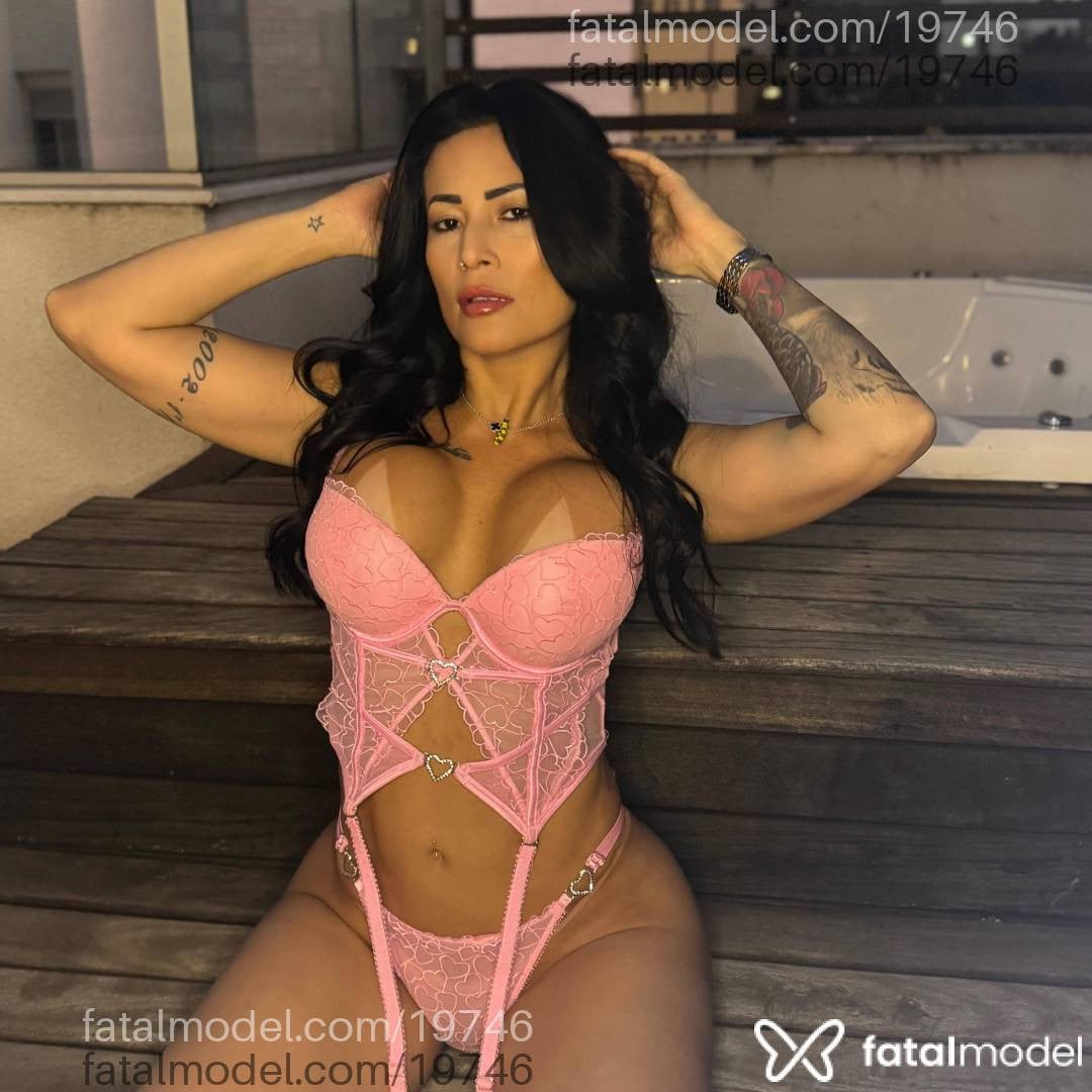 Acompanhante mulher com cabelo castanho de olhos pretos em Belo Horizonte - Paola Andrade