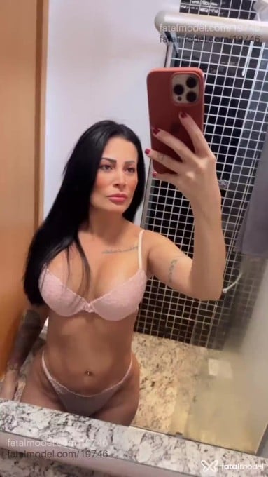 Acompanhante mulher com cabelo castanho de olhos pretos em Belo Horizonte - Paola Andrade