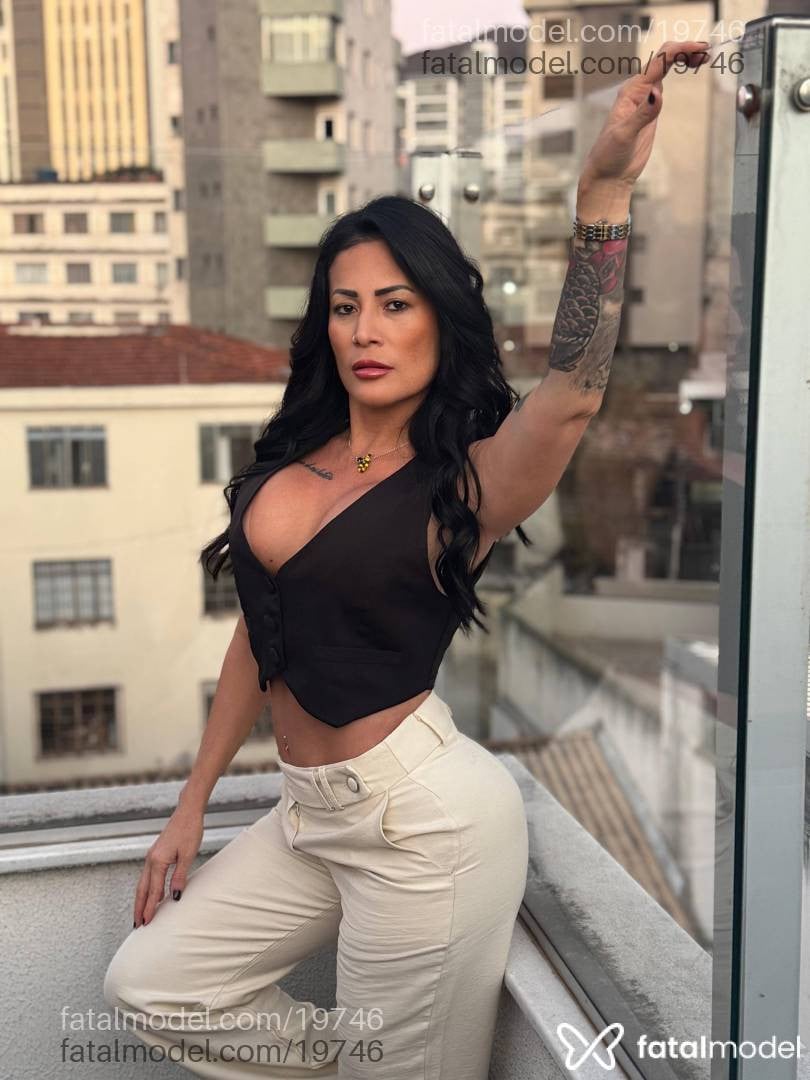 Acompanhante mulher com cabelo castanho de olhos pretos em Belo Horizonte - Paola Andrade