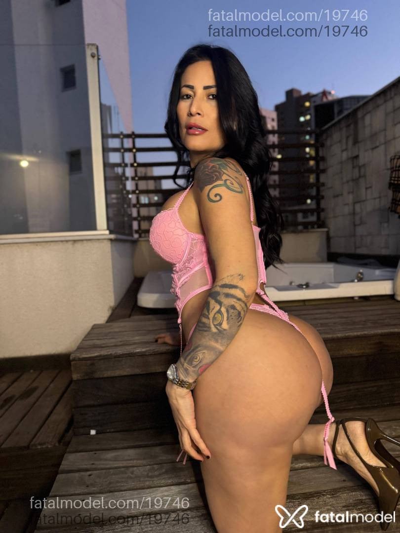 Acompanhante mulher com cabelo castanho de olhos pretos em Belo Horizonte - Paola Andrade